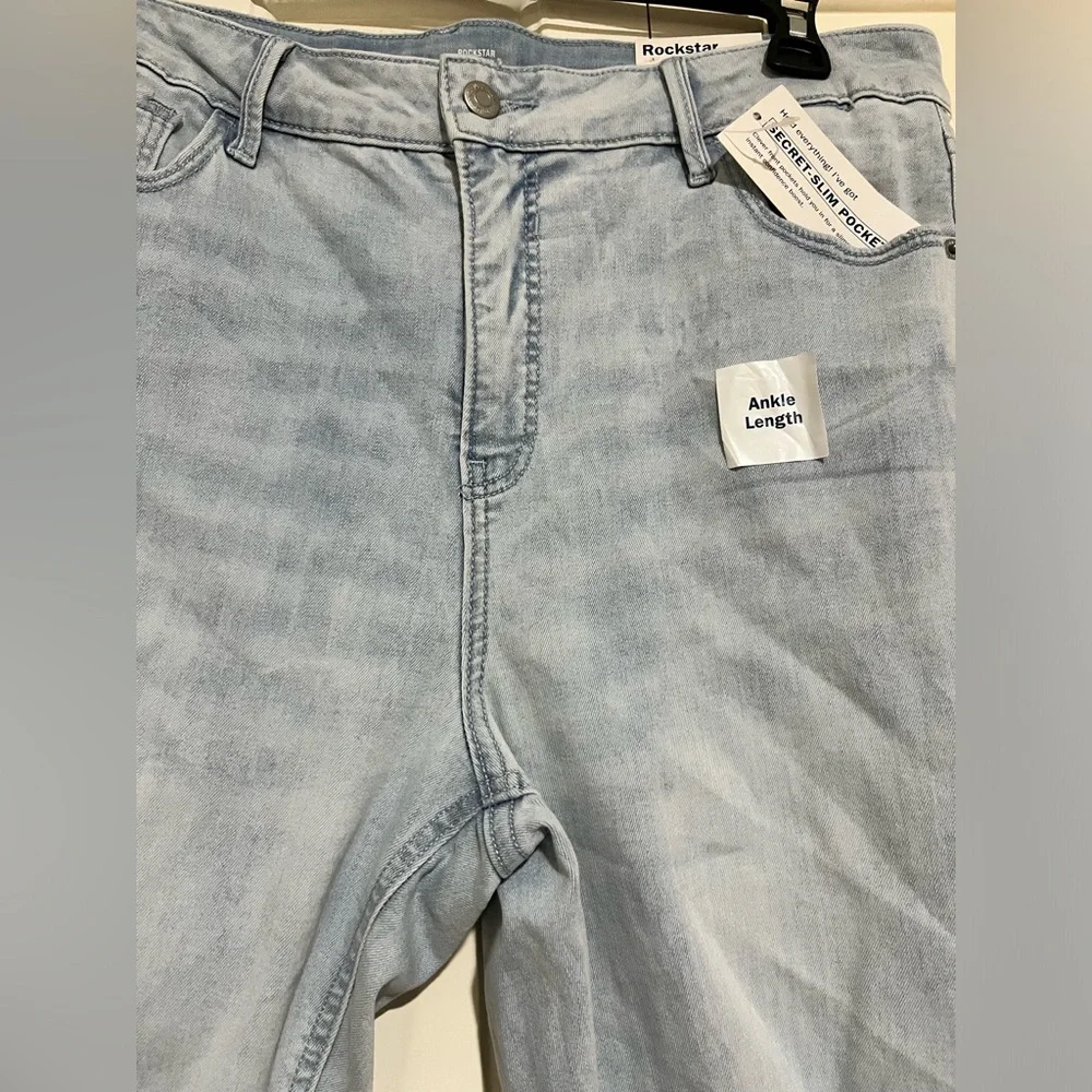 Old Navy Women's Rockstar Super Skinny High‎ Rise Jeans